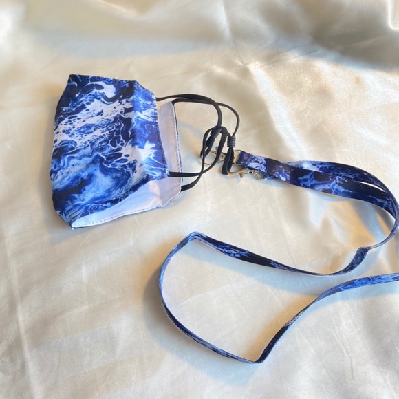 Handmade ocean facemask - Picture 3 of 3